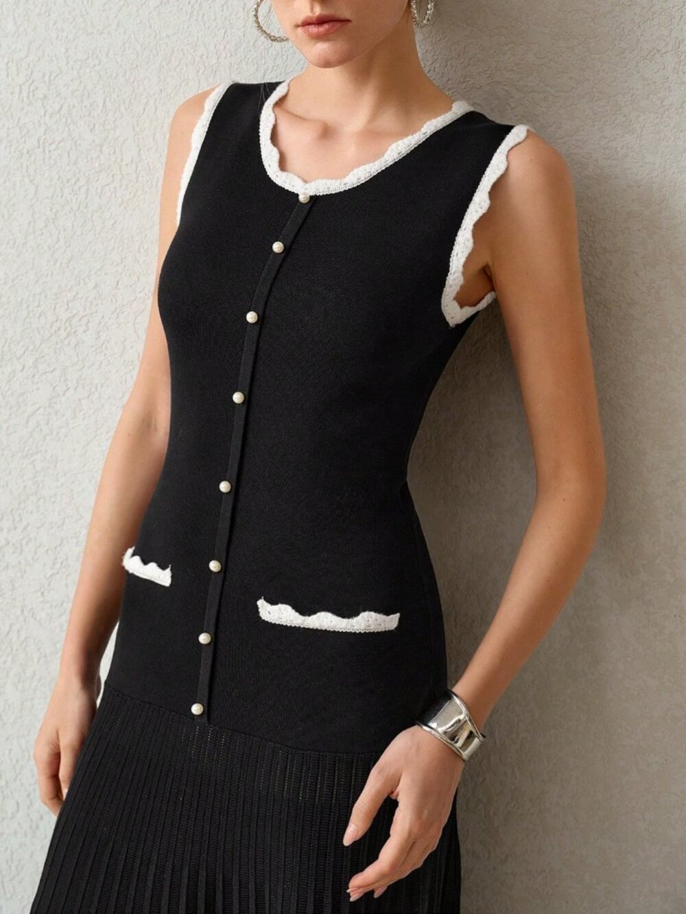Black Elegant Women's Contrast Trim Pleated Hem Sweater Dress - Picture 5 of 7